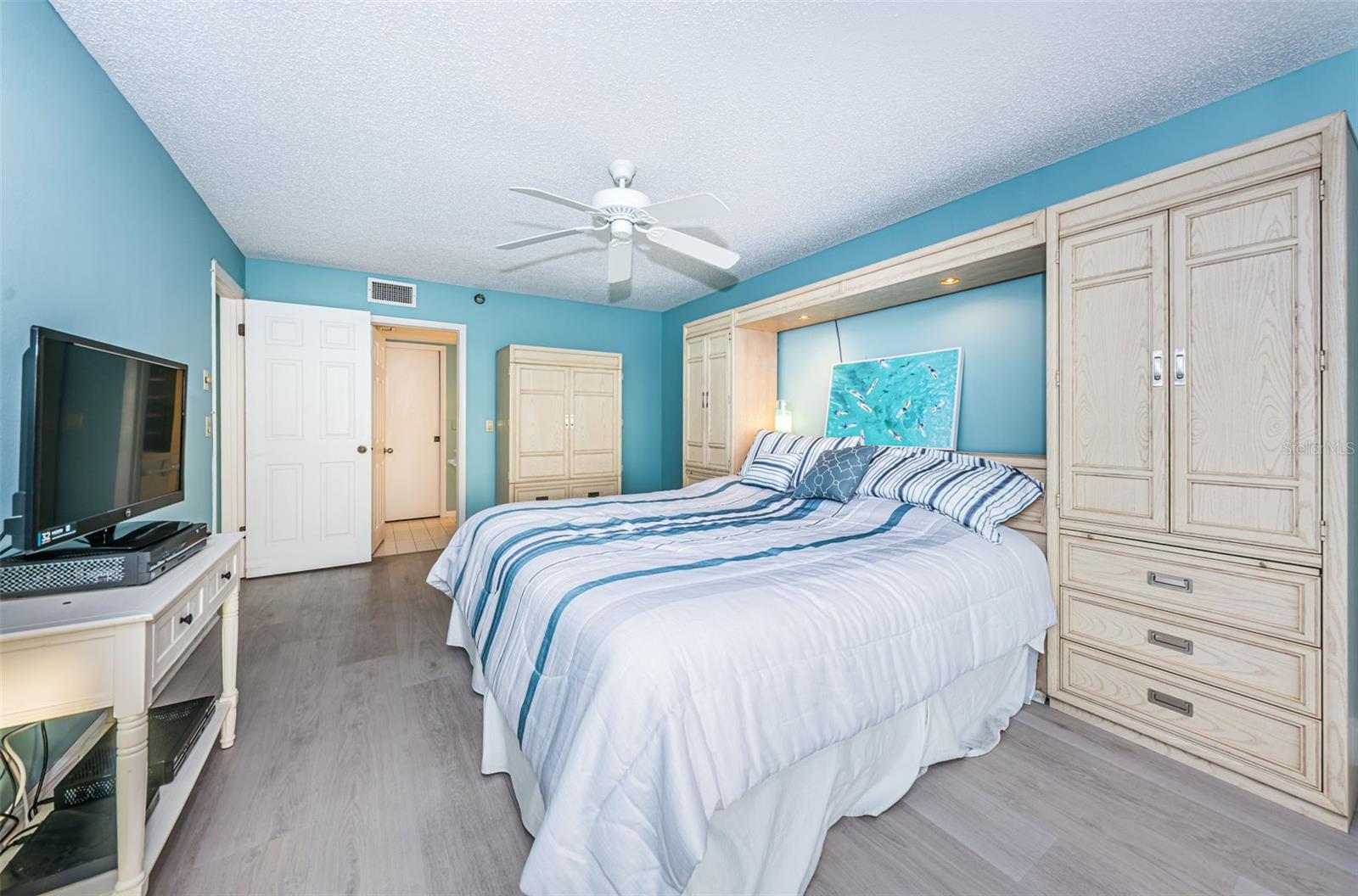 BEACH HOUSE CONDO - Residential