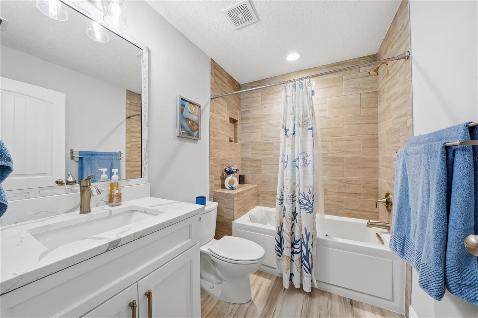 LARA LEE FARMS A OF E - Residential