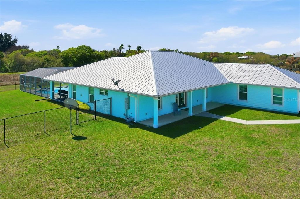 Photo of 6165 1st Street SW, Vero Beach, FL 32968 (MLS # G5109201)