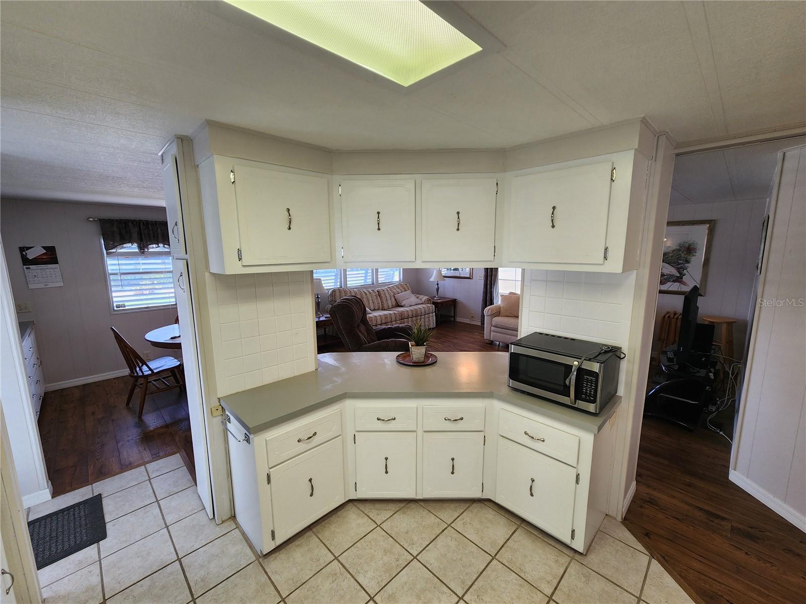 PALM LAKE ESTATES - Residential