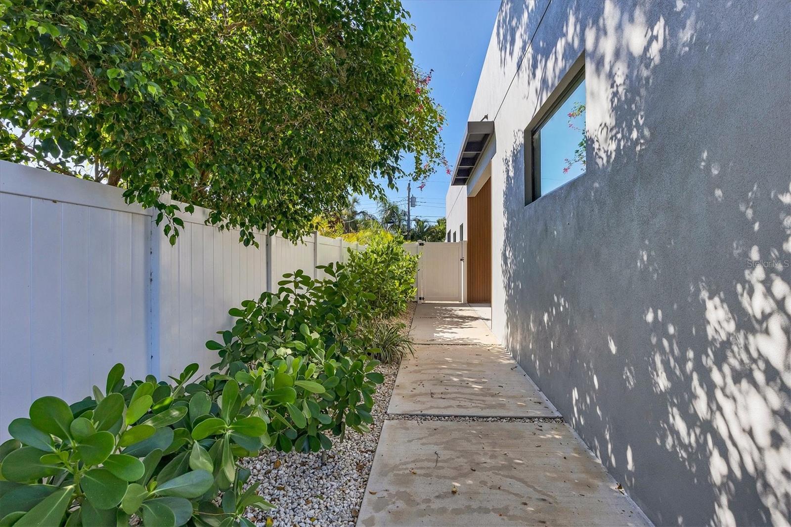 LONG MEADOW - Residential