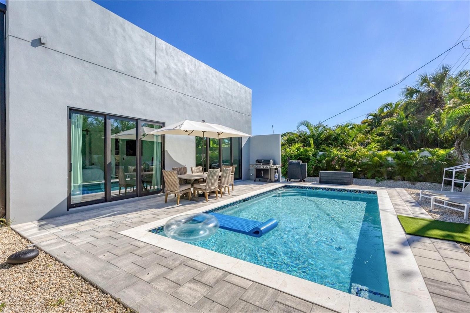 LONG MEADOW - Residential