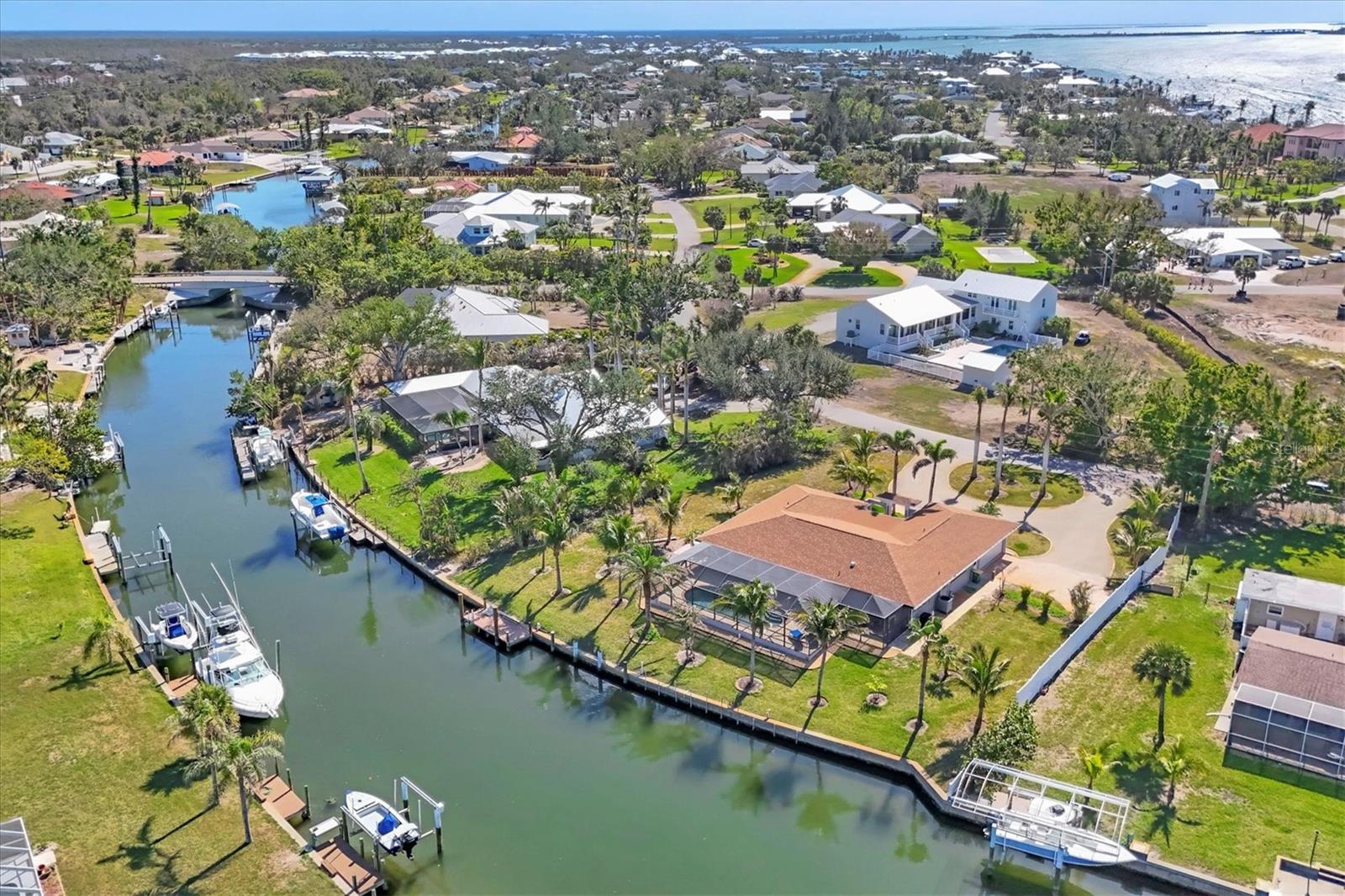 30 BUCCANEER BEND