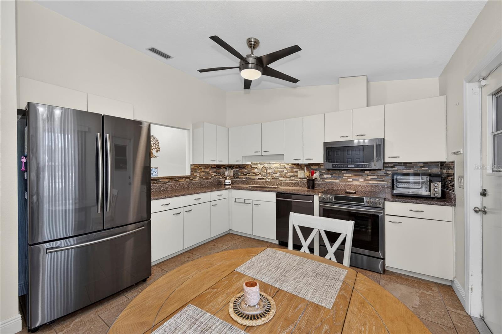 6449 AVOCADO DRIVE