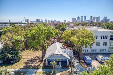 A home in TAMPA