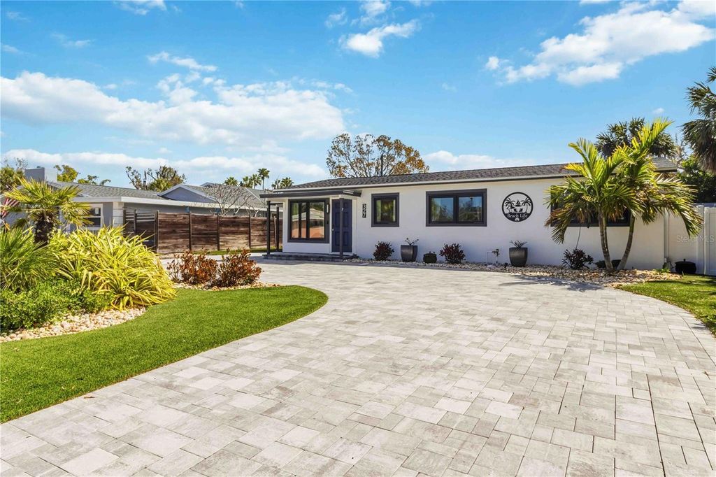 Photo of 327 39th Avenue, St Pete Beach, FL 33706 (MLS # A4686901)