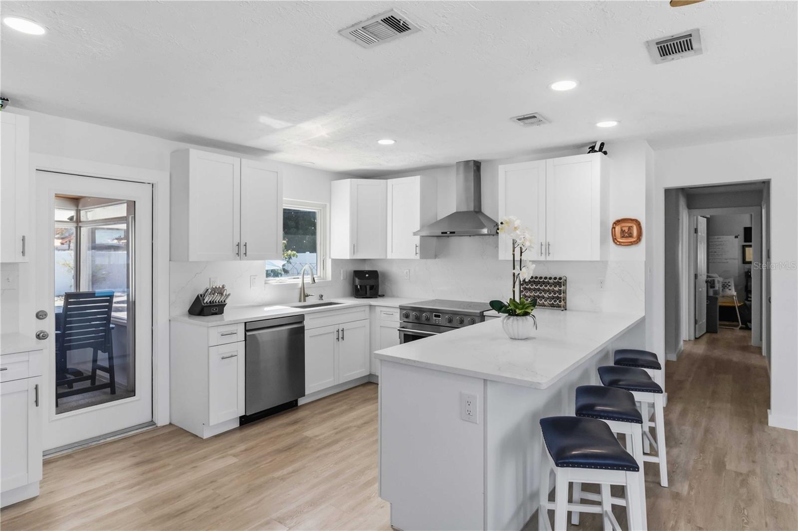 BELLE VISTA SHORES - Residential