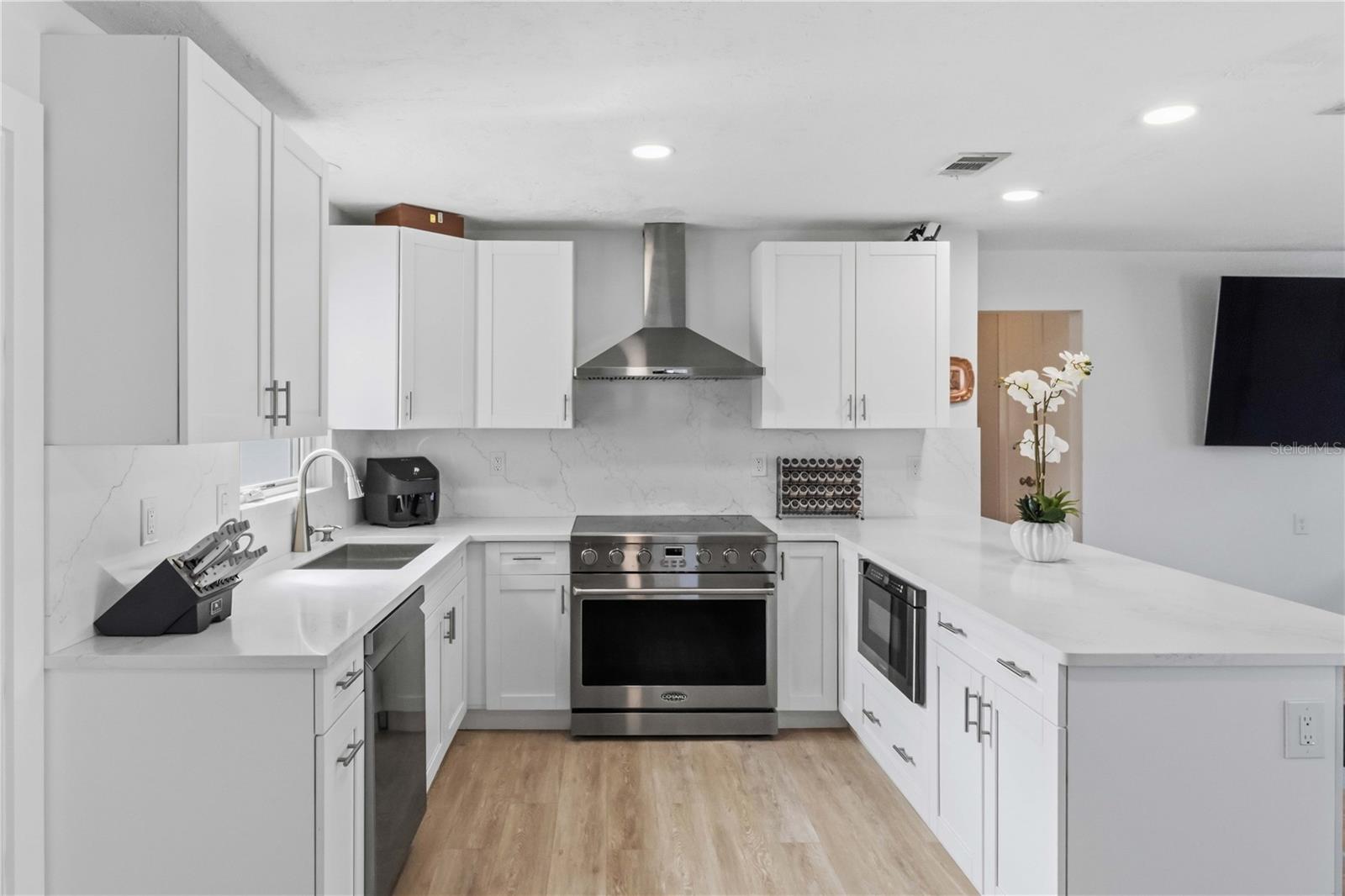 BELLE VISTA SHORES - Residential