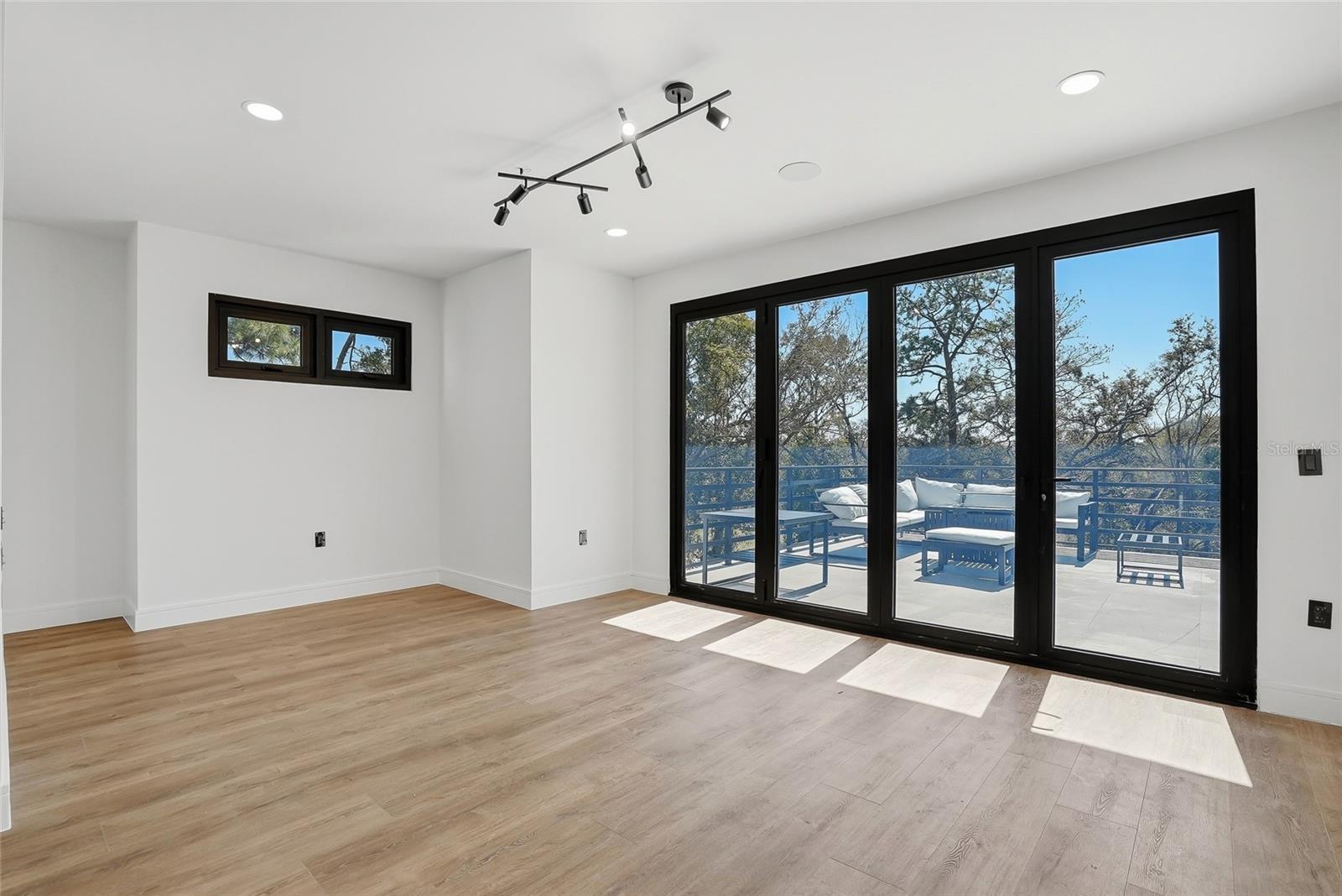 RIO VISTA - Residential