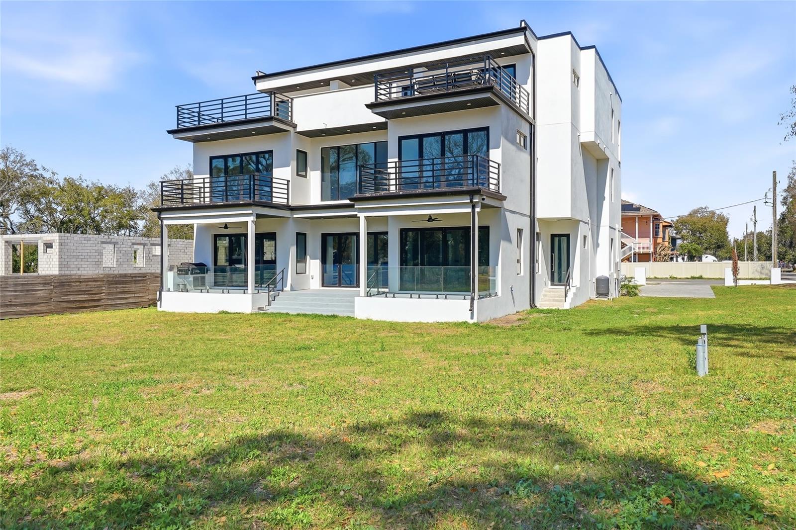 RIO VISTA - Residential