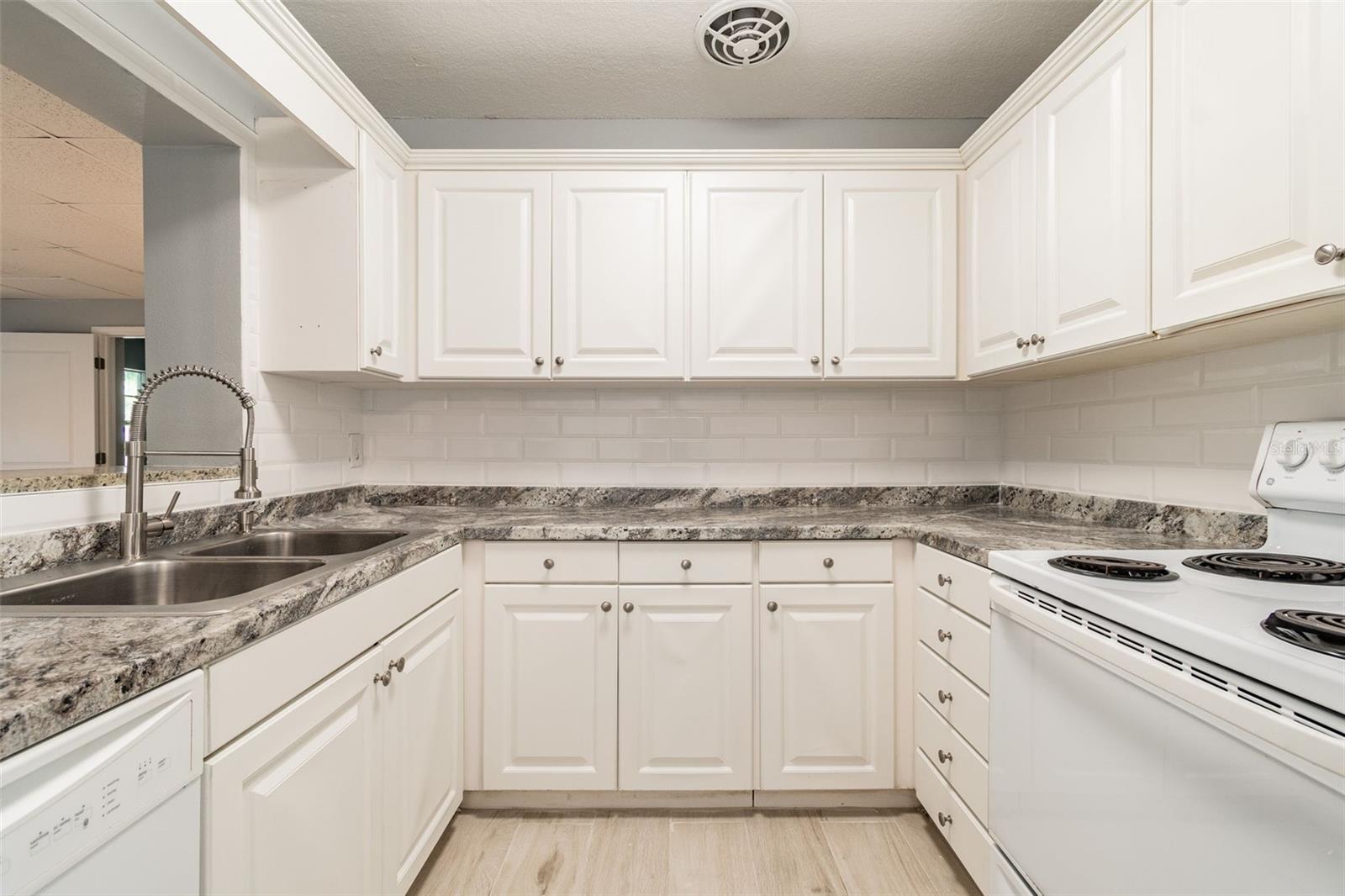 AYALAS ADD TO WELLSWOOD - Residential Lease