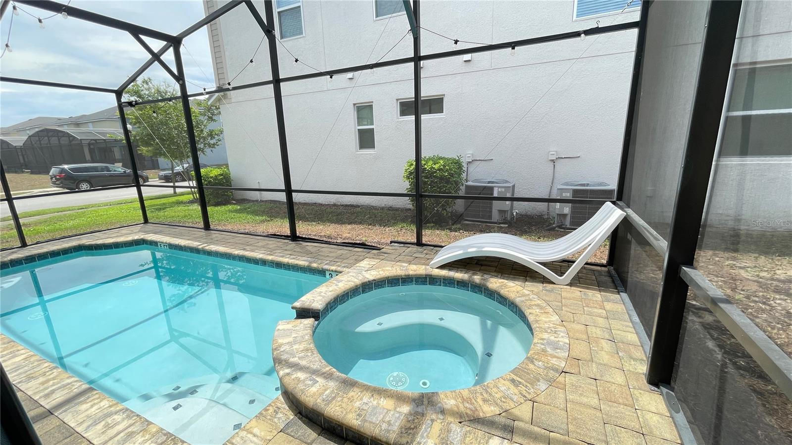 8940 COCONUT BREEZE DRIVE