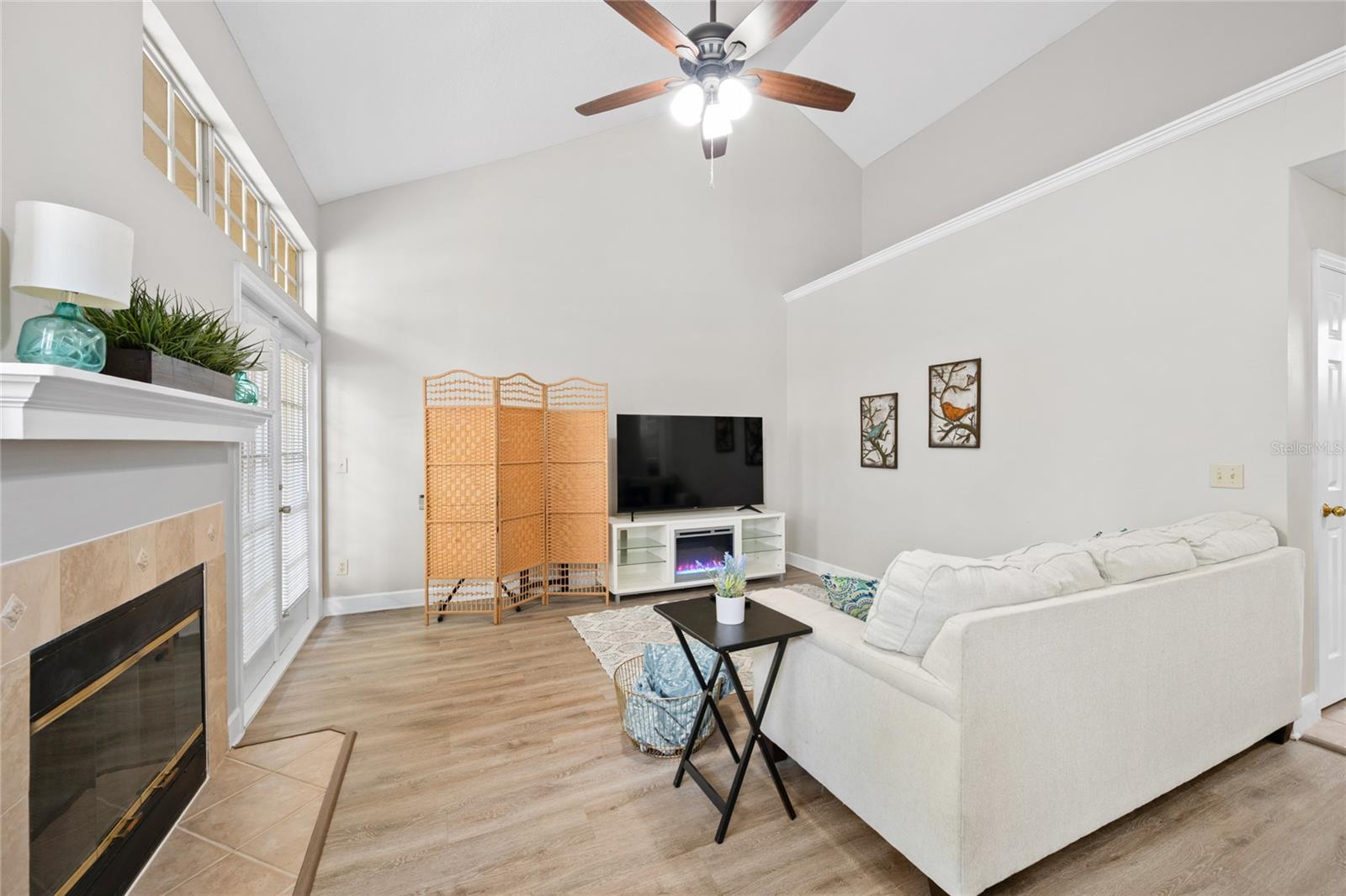 BARCLAY PLACE A CONDOMINIUM - Residential