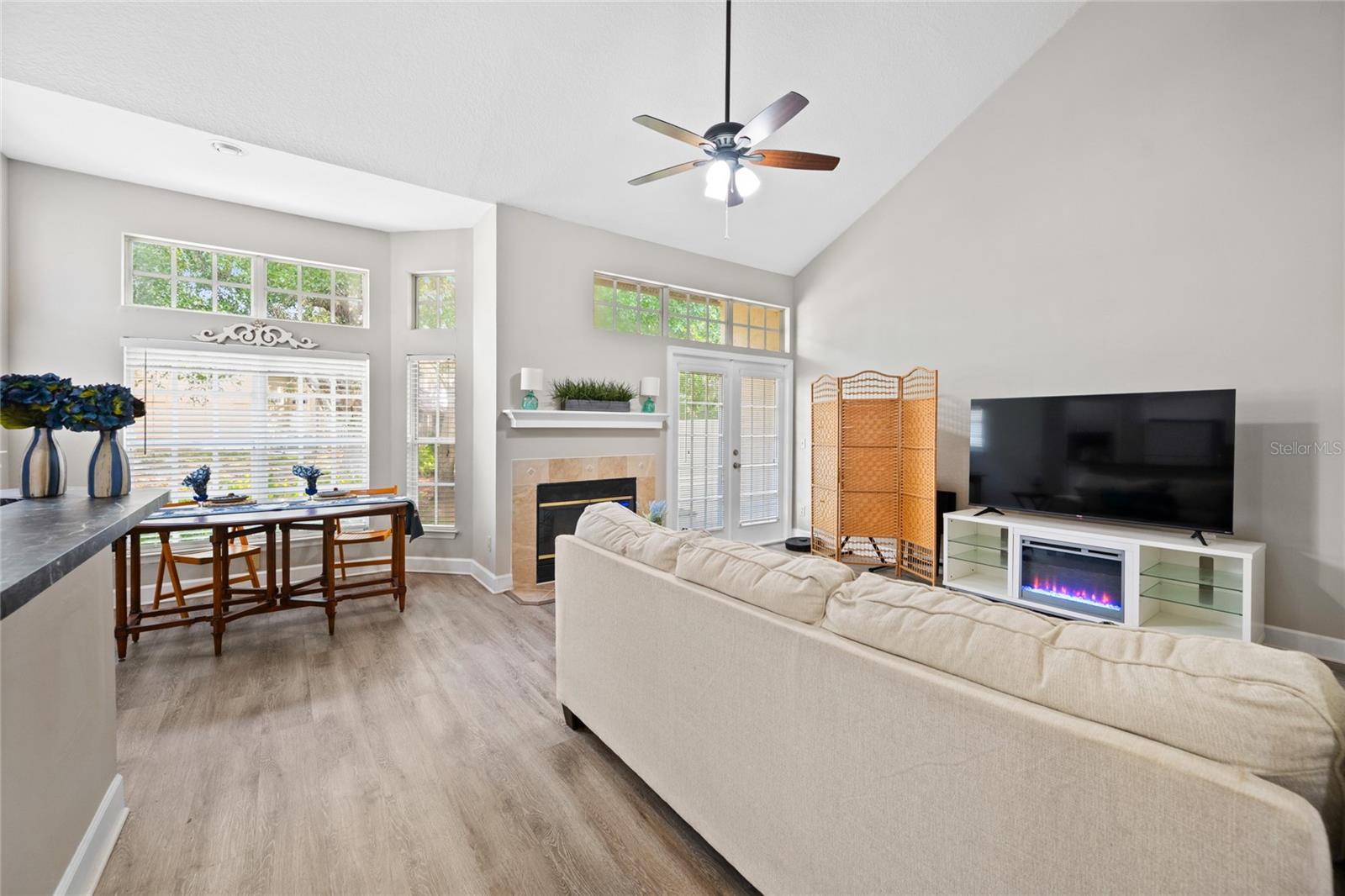 BARCLAY PLACE A CONDOMINIUM - Residential