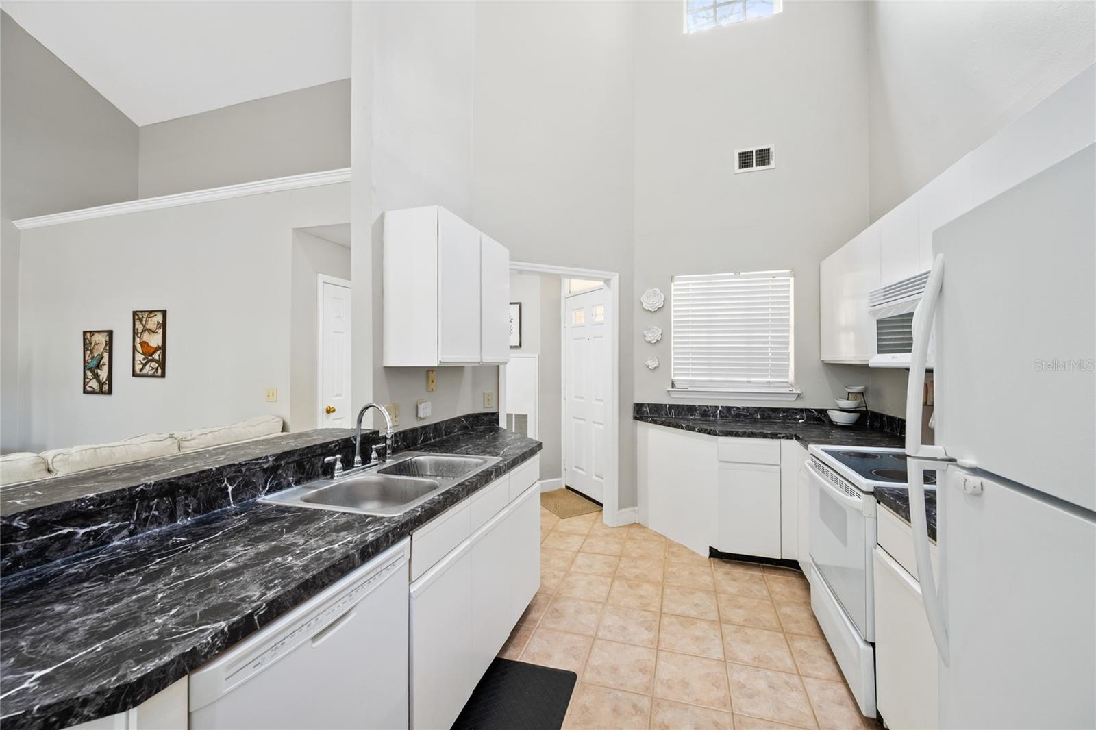 BARCLAY PLACE A CONDOMINIUM - Residential