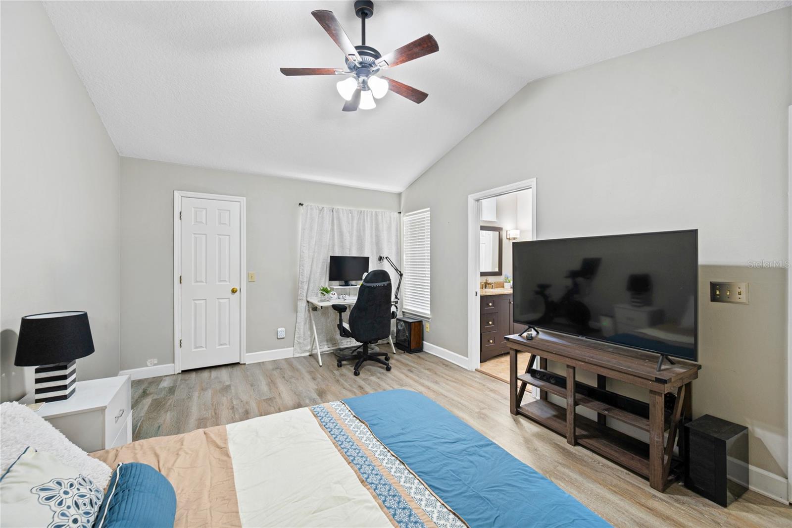 BARCLAY PLACE A CONDOMINIUM - Residential