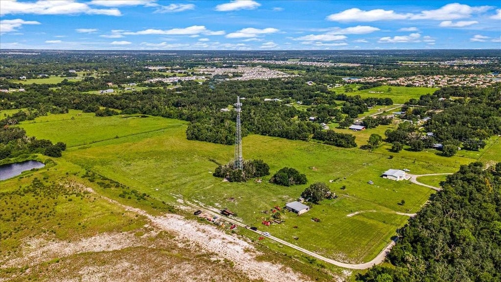 Photo of 1611 Zipperer Road, Bradenton, FL 34212 (MLS # A4707880)