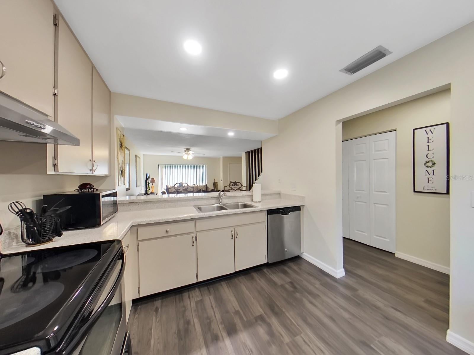 7805 AMBERLEA COURT
