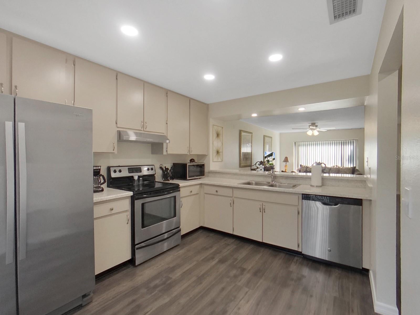 7805 AMBERLEA COURT
