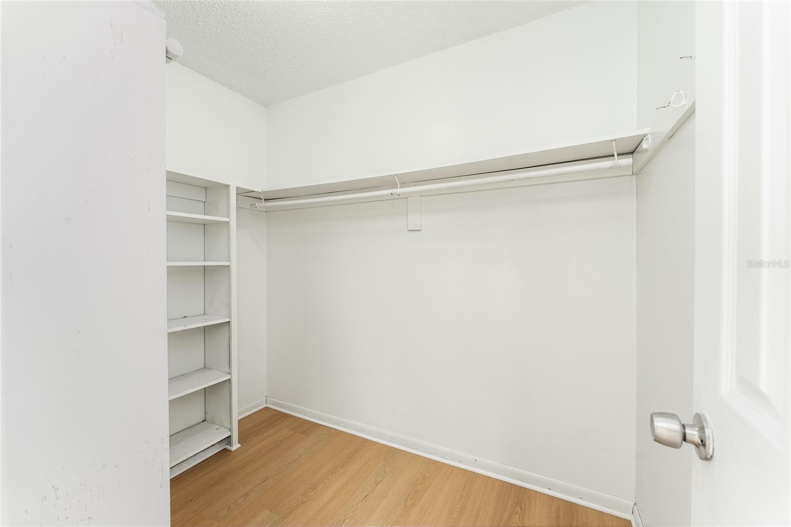 KENSINGTON COURT - Residential