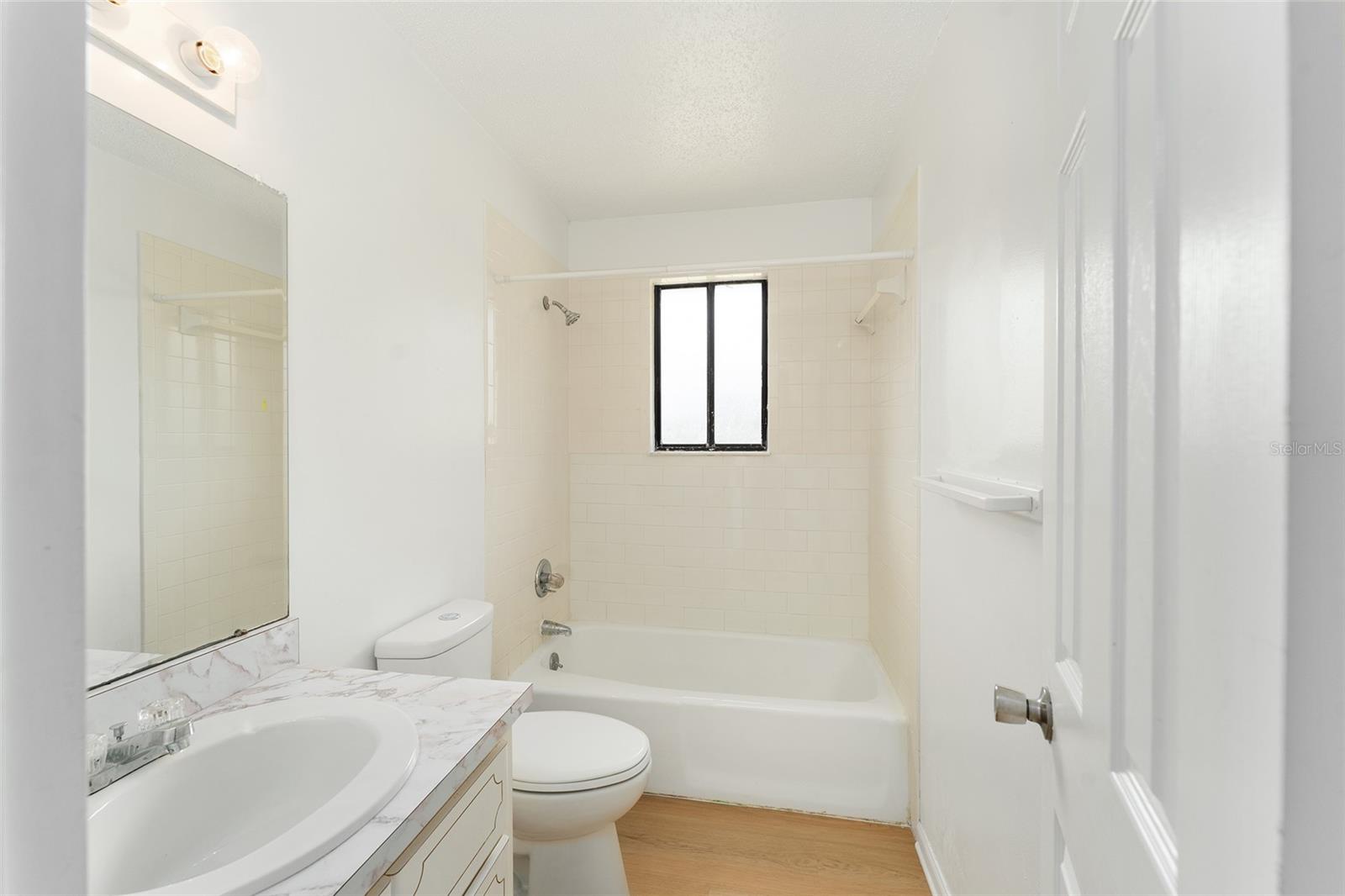 KENSINGTON COURT - Residential