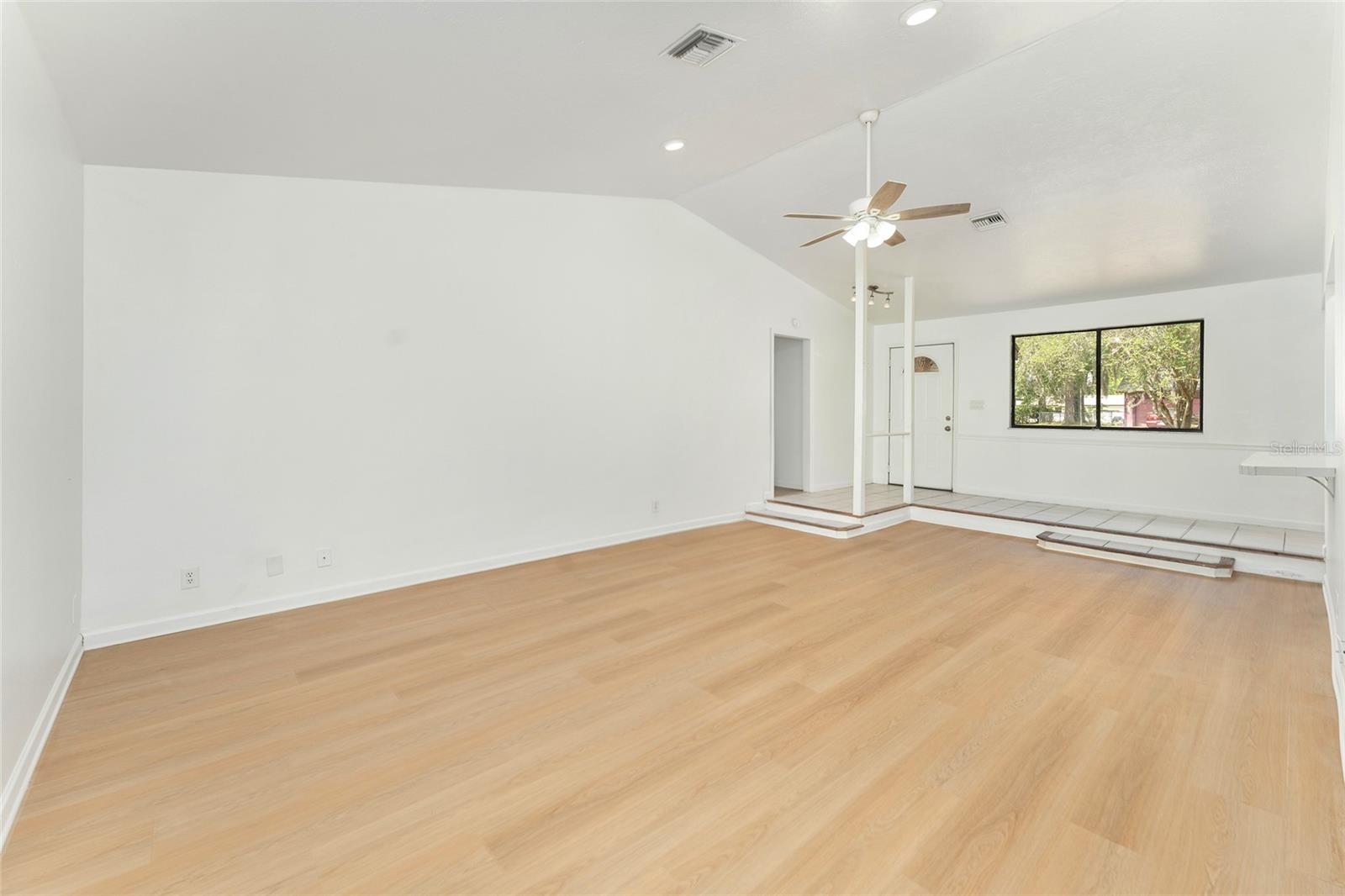 KENSINGTON COURT - Residential