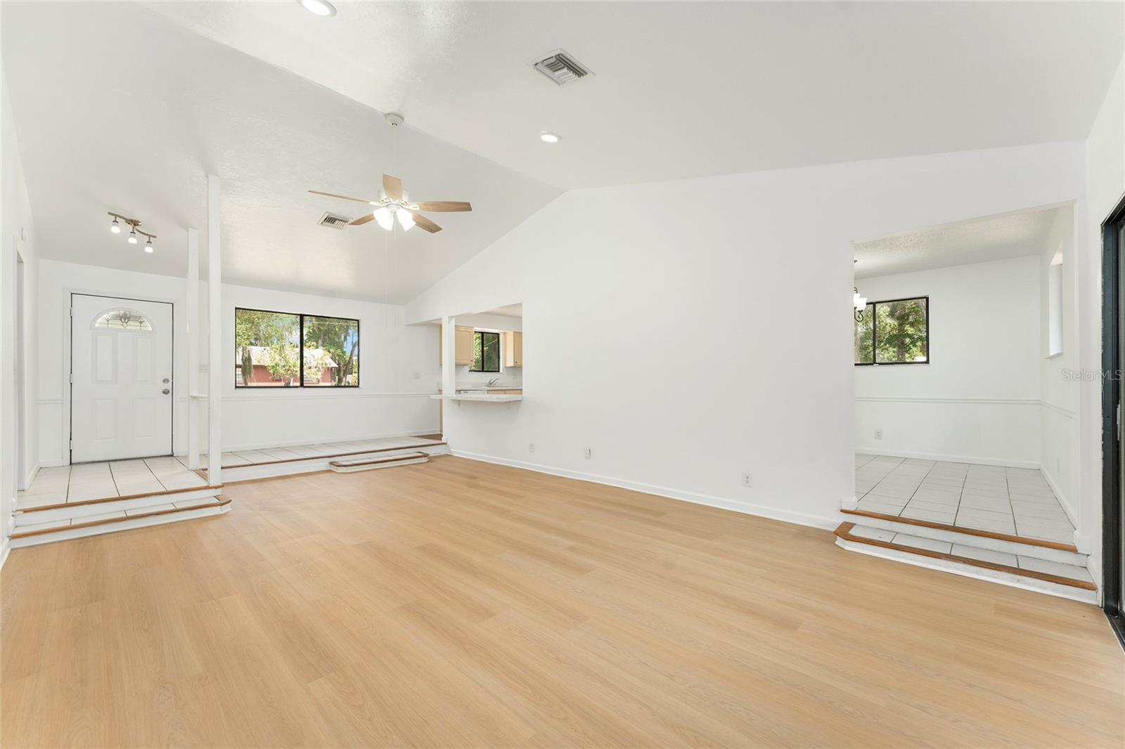 KENSINGTON COURT - Residential