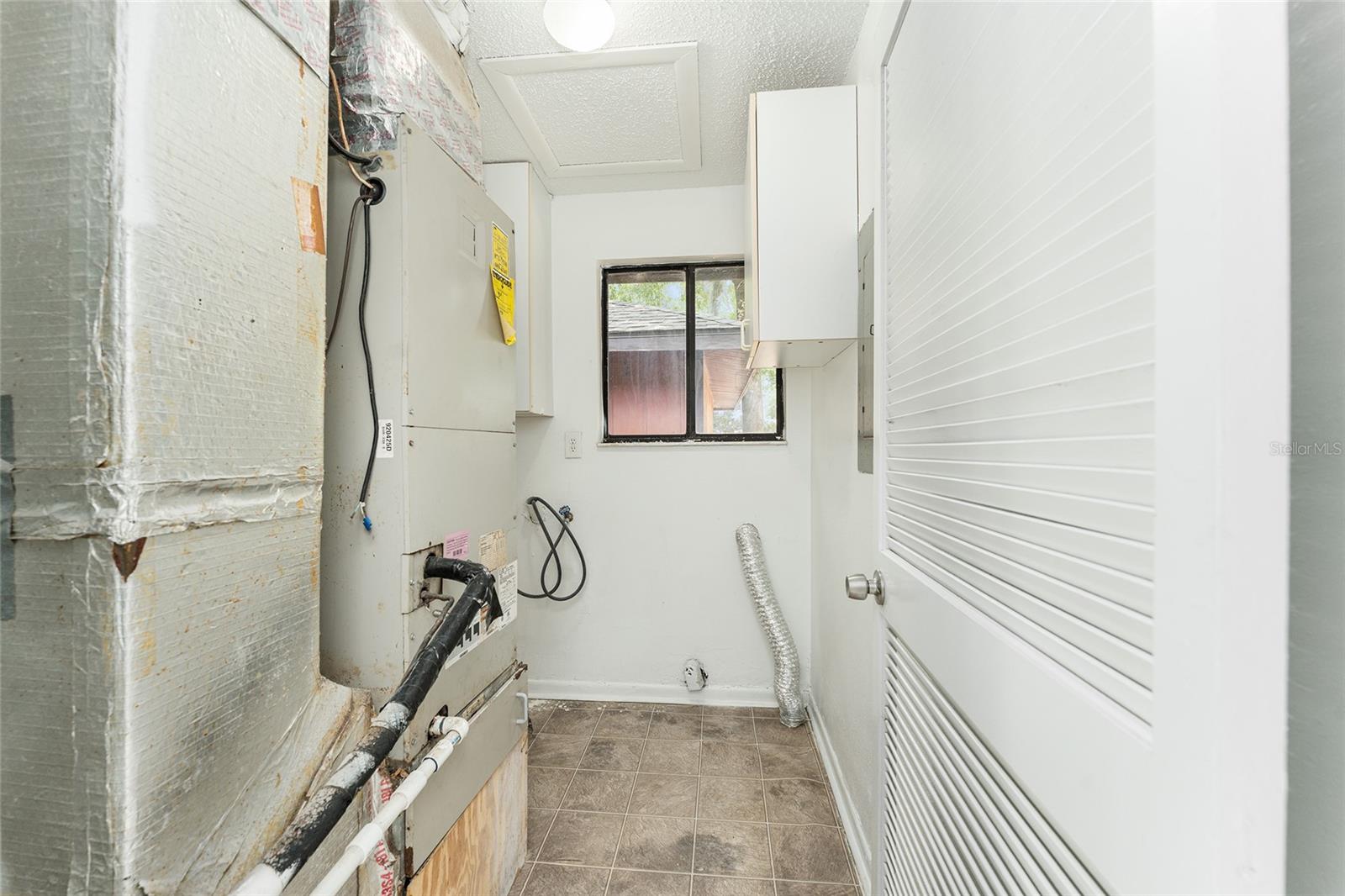 KENSINGTON COURT - Residential