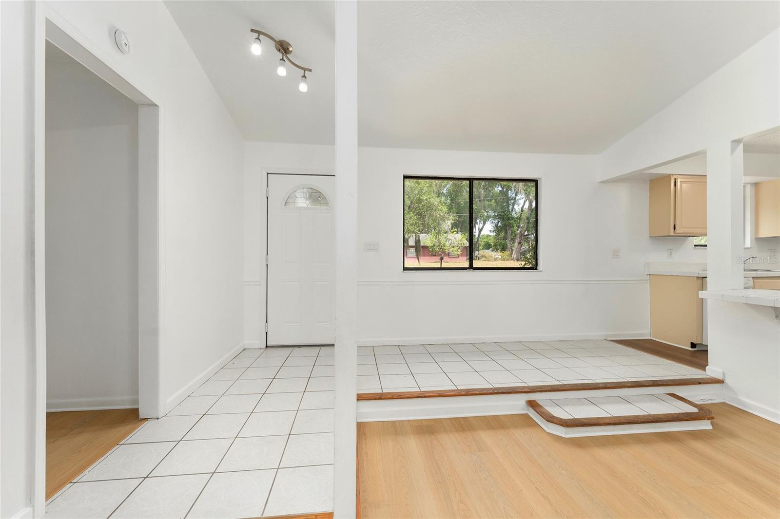 KENSINGTON COURT - Residential