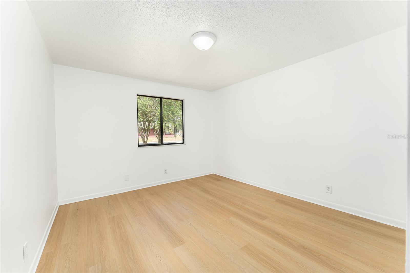 KENSINGTON COURT - Residential