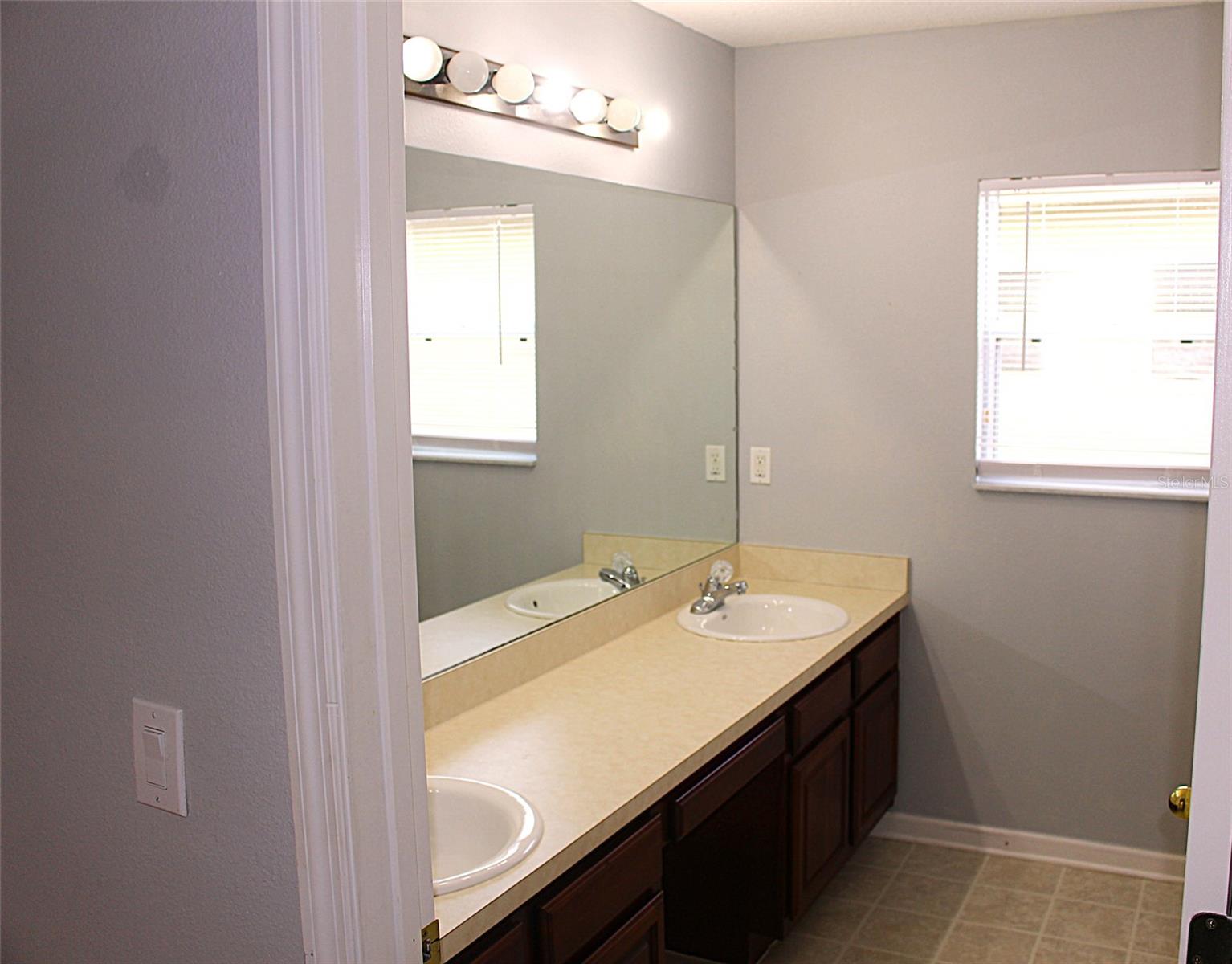 WOODLAND LAKES 02B - Residential Lease