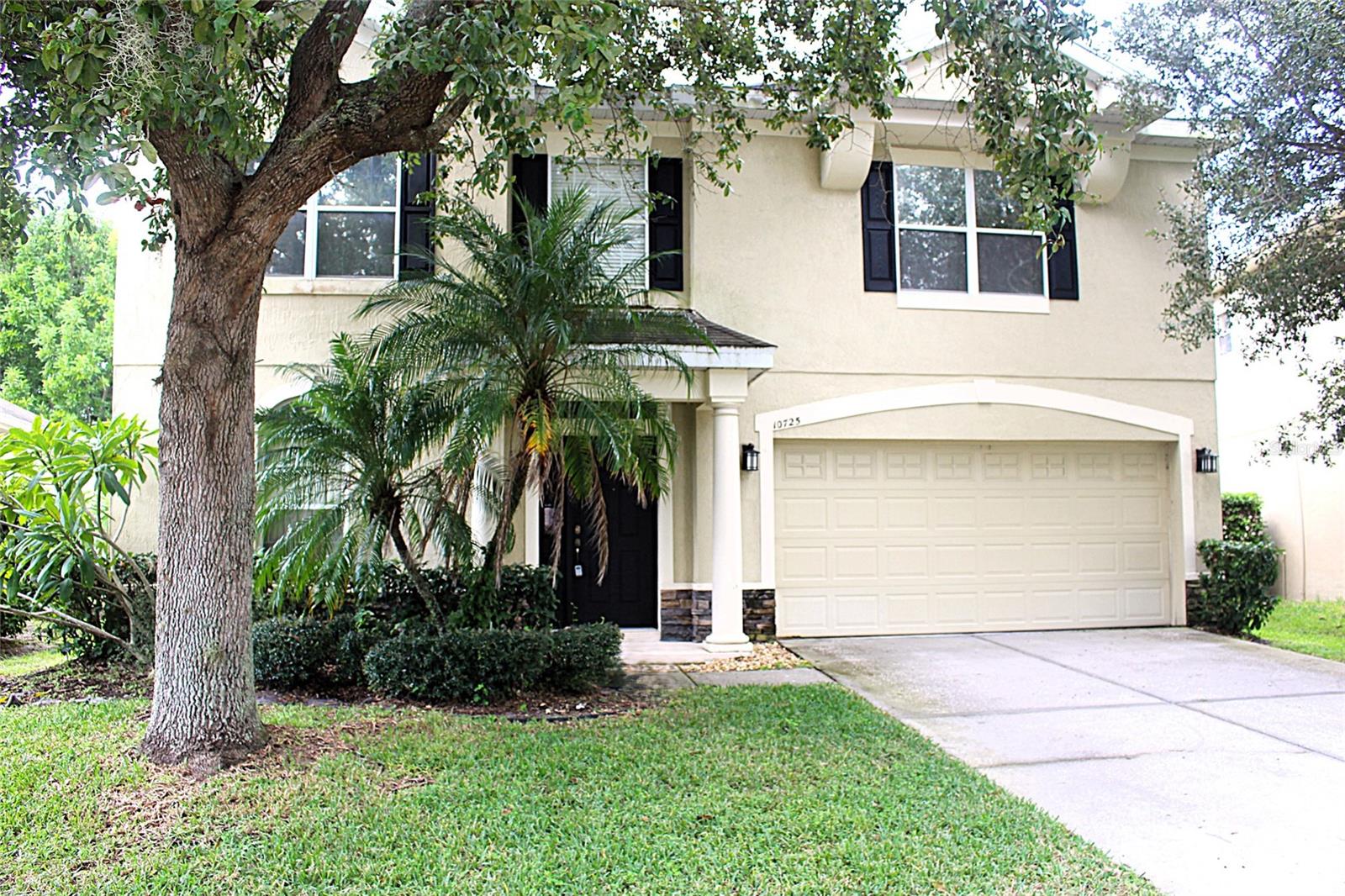Welcome to the Spacious Home in the Woodland Lake Subdivision, a gem nestled in the heart of Orlando, FL. This stunning property boasts four generously sized bedrooms and 2.5 well-appointed bathrooms. The home's centerpiece is a huge master bedroom, complete with a walk-in closet, offering ample storage space. The kitchen is a chef's dream, equipped with modern stainless steel appliances that add a touch of elegance and sophistication. The property is part of a gated community, providing an added layer of security and peace of mind. As a resident, you'll also have access to a community pool, perfect for those warm Florida days. This home offers a blend of comfort, style, and convenience, making it a perfect choice for those seeking a high-quality living experience in Orlando.