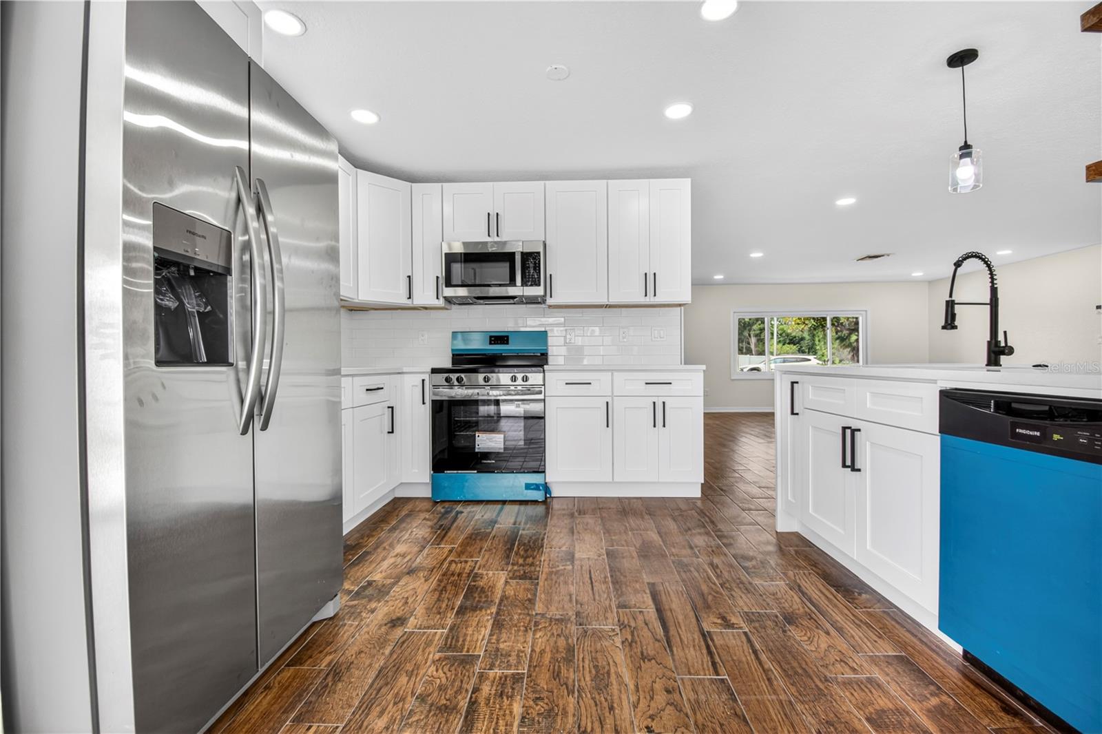 SPRING HILL - Residential