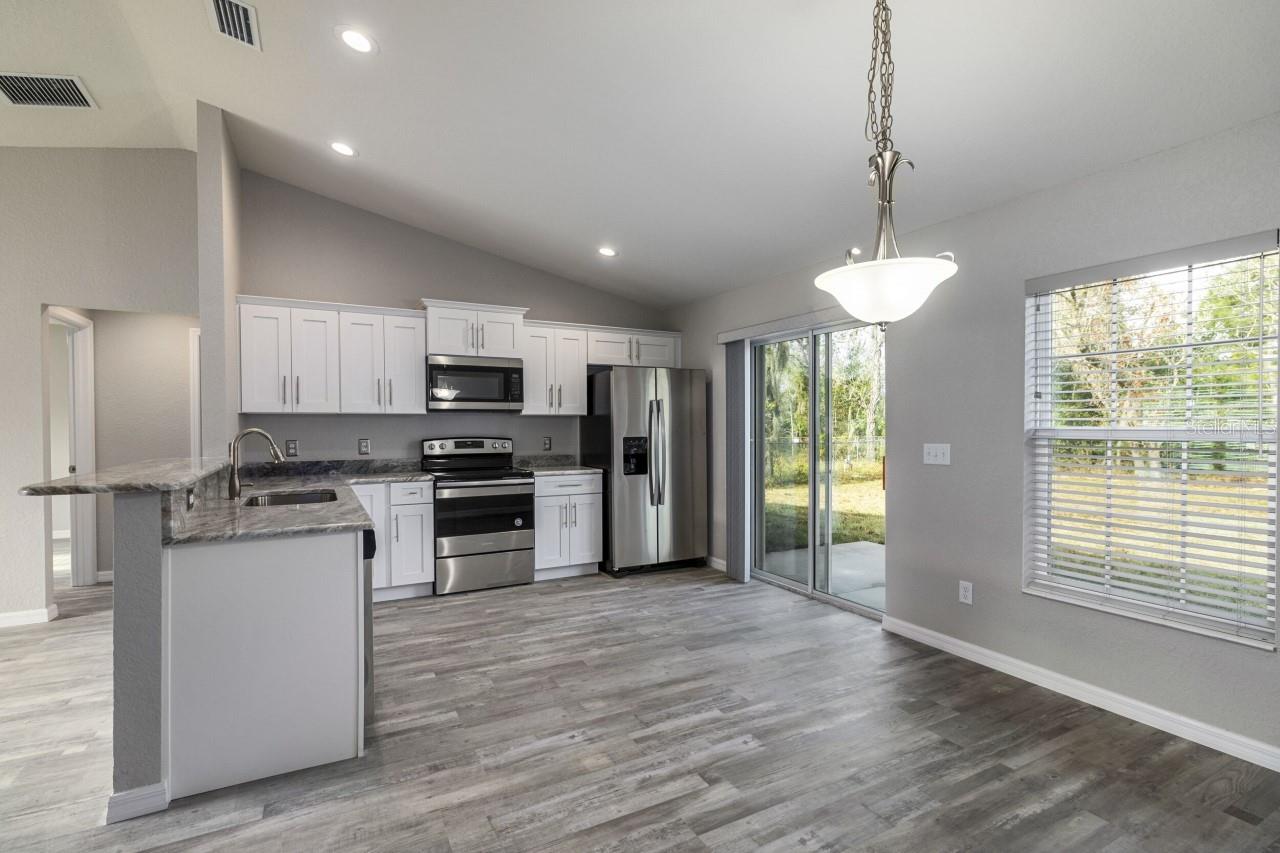 32 OLIVE CIRCLE LOOP