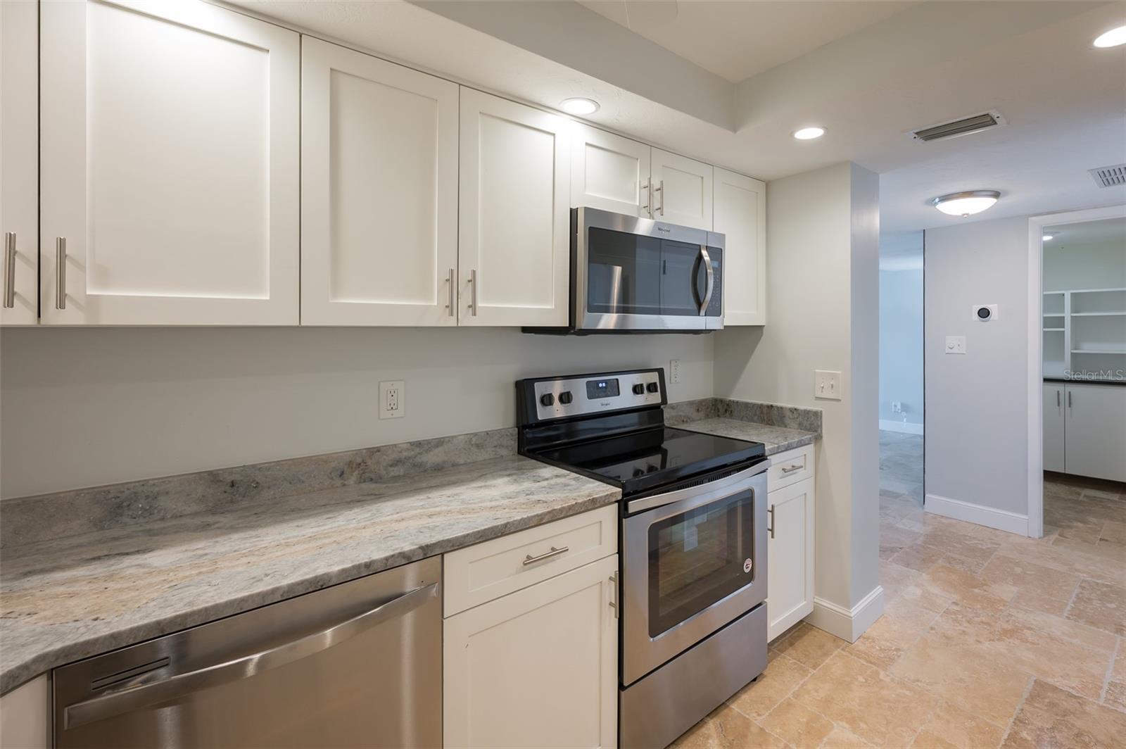 DOLPHIN TOWER - Residential