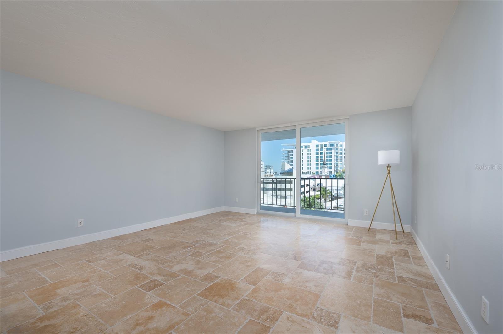 DOLPHIN TOWER - Residential