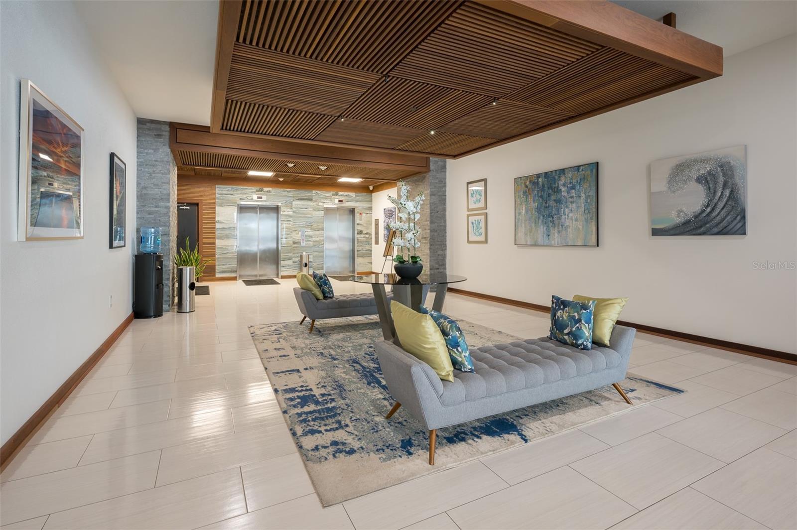 DOLPHIN TOWER - Residential