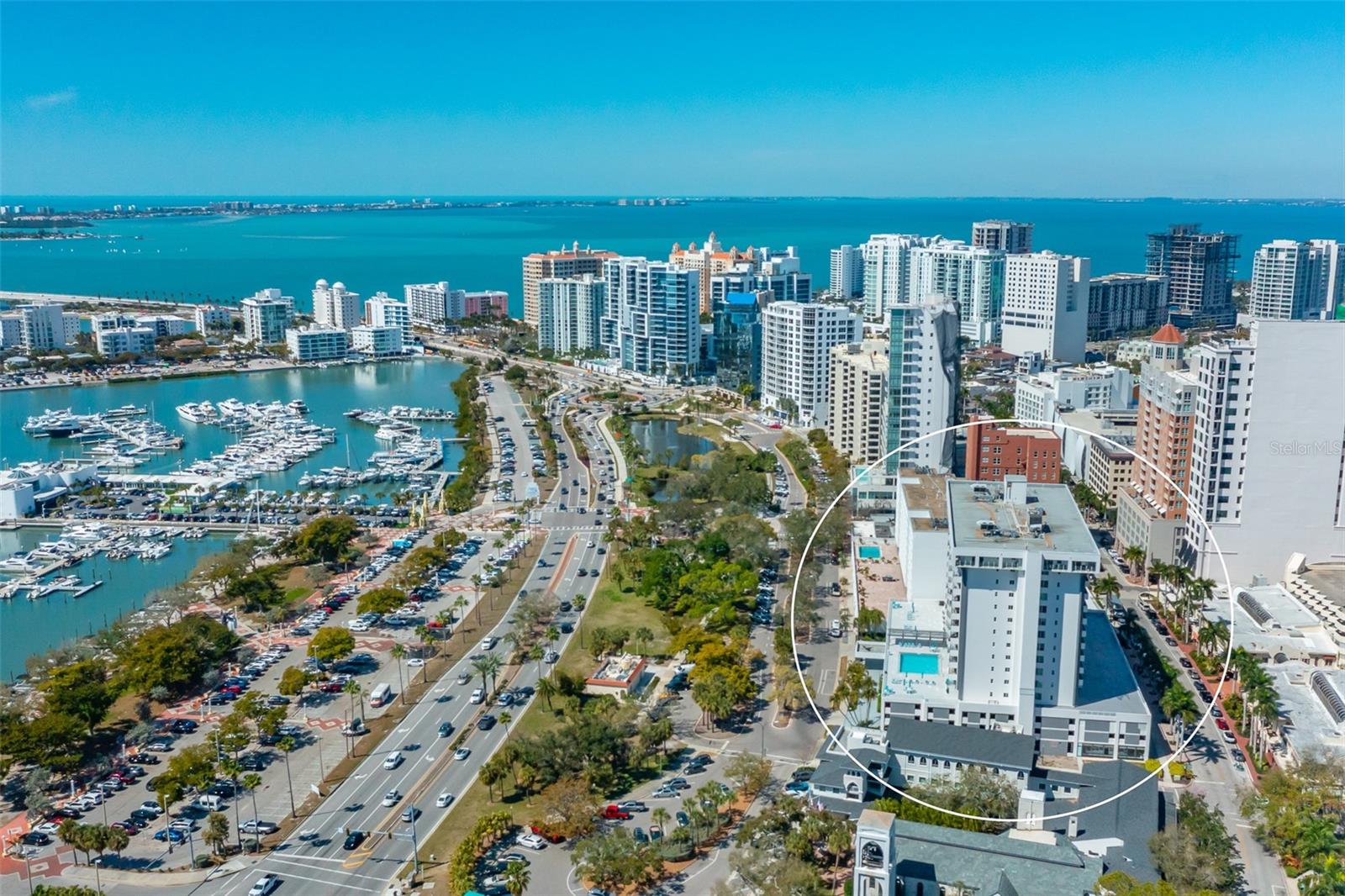 DOLPHIN TOWER - Residential