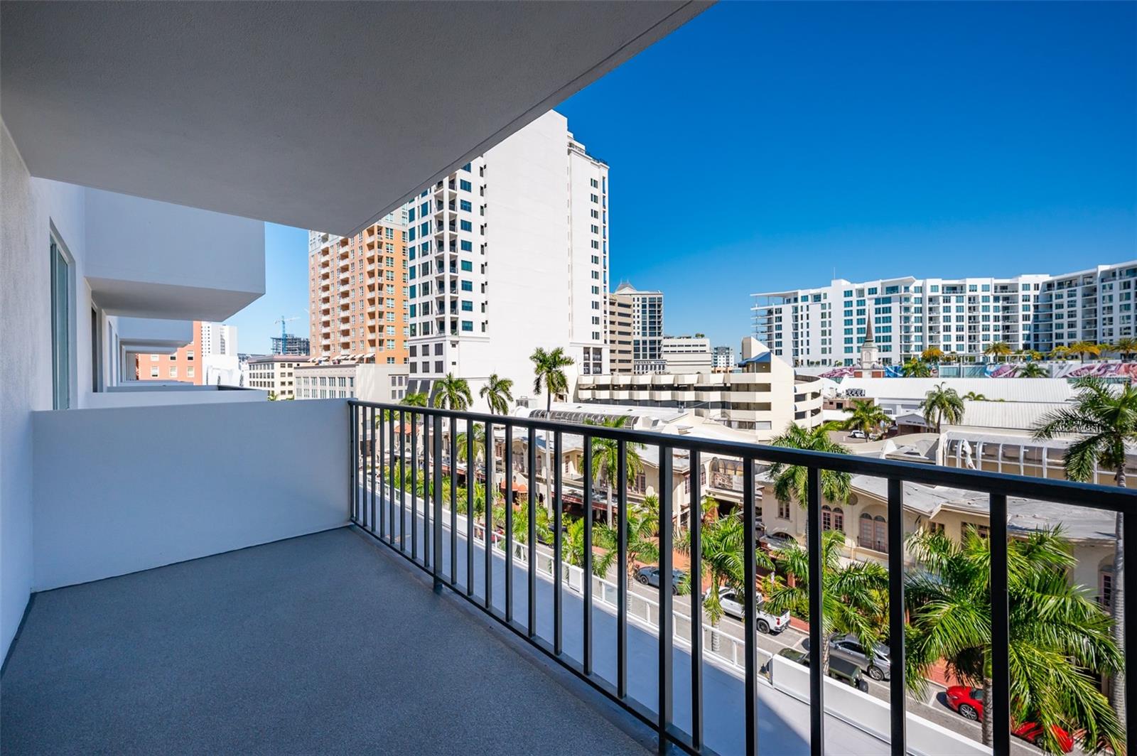 DOLPHIN TOWER - Residential