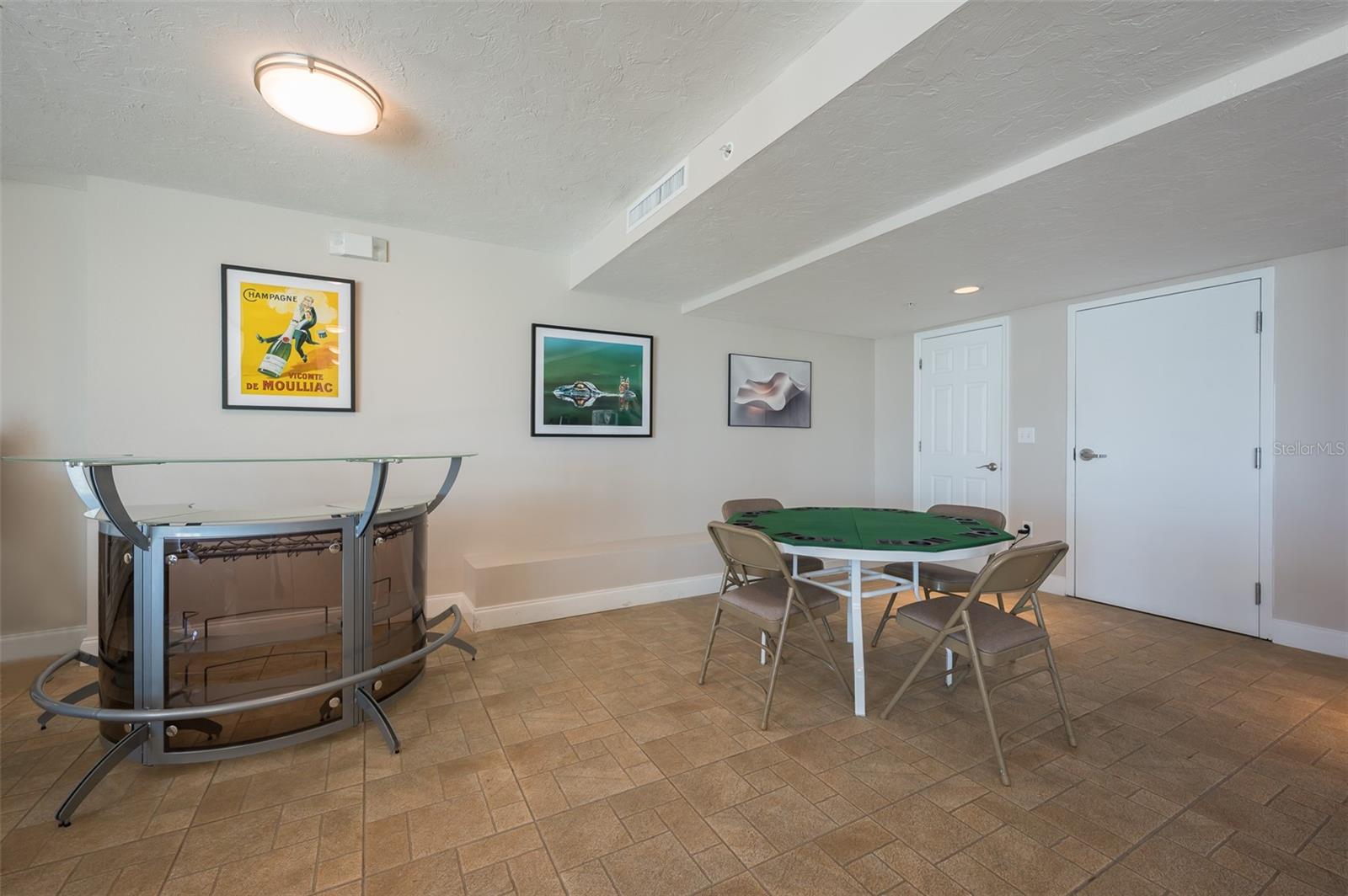 DOLPHIN TOWER - Residential