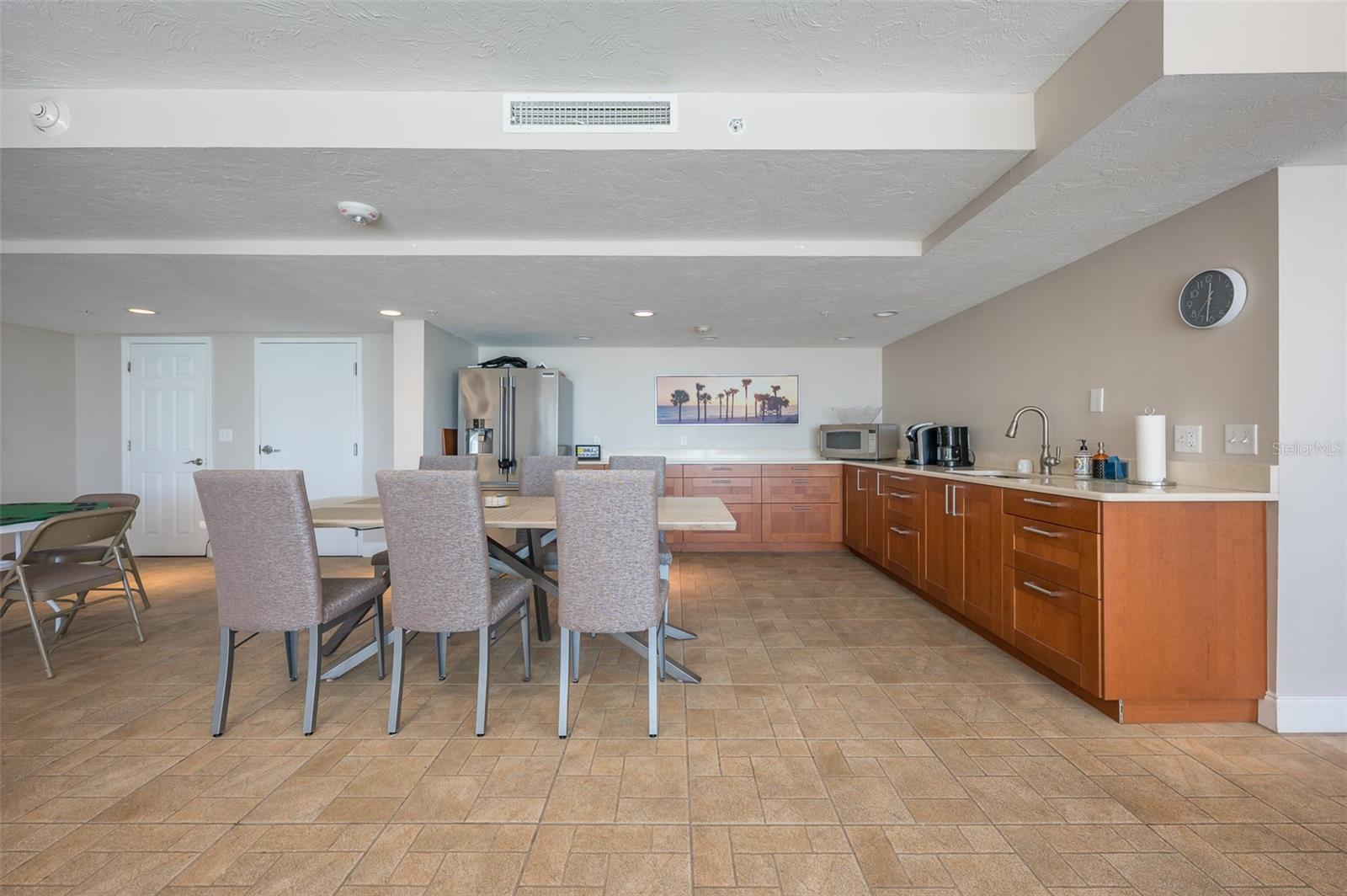 DOLPHIN TOWER - Residential