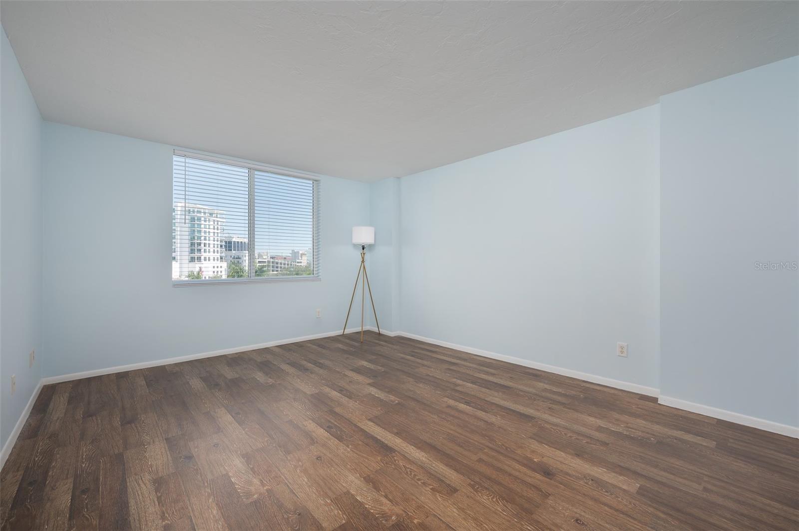 DOLPHIN TOWER - Residential