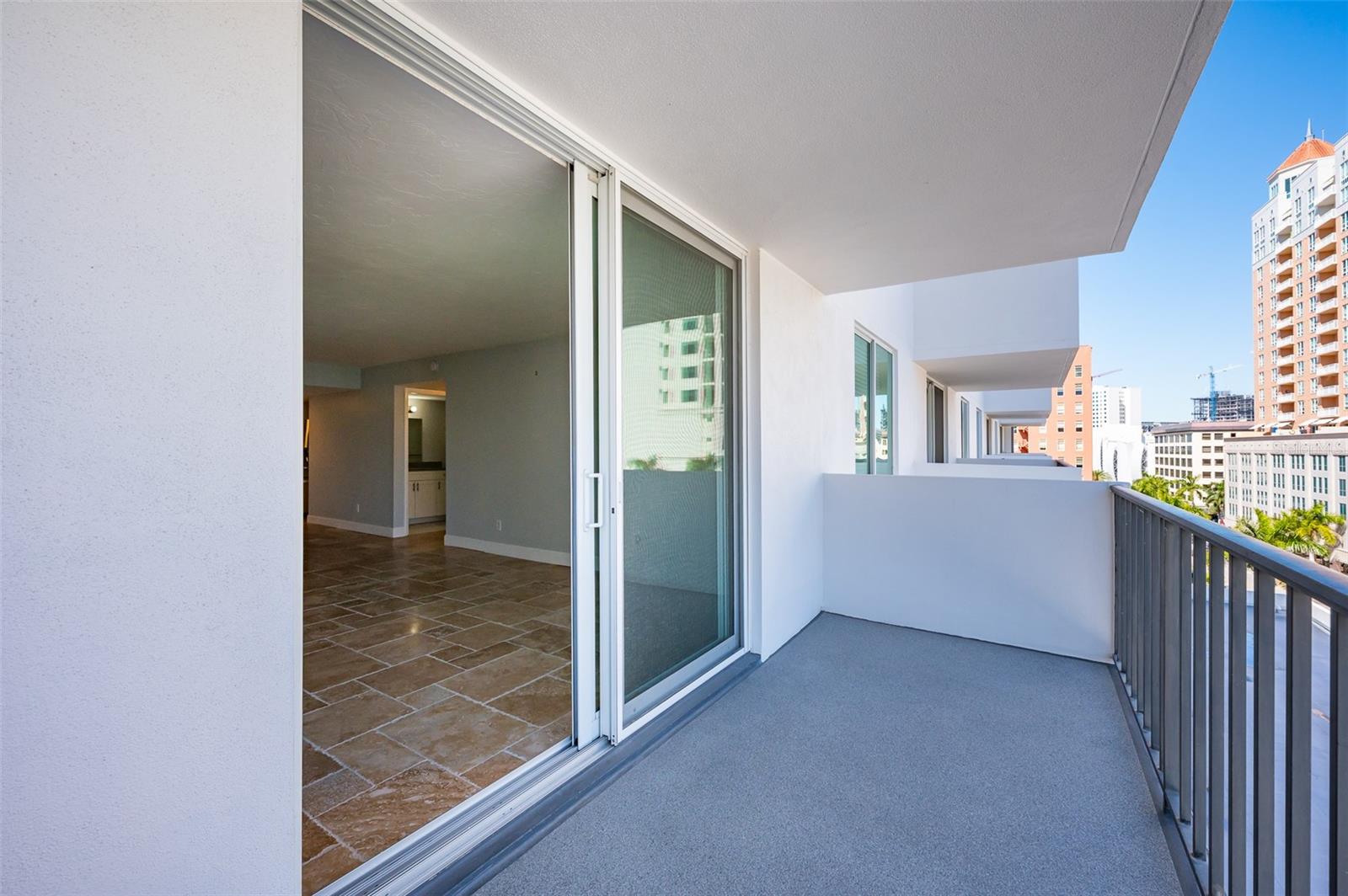 DOLPHIN TOWER - Residential