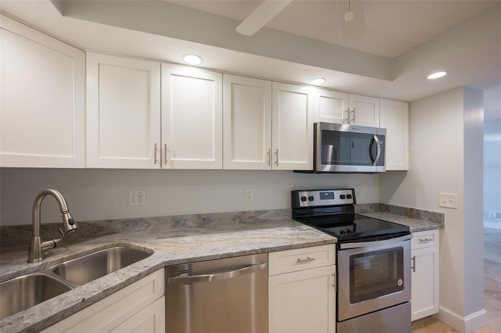 DOLPHIN TOWER - Residential