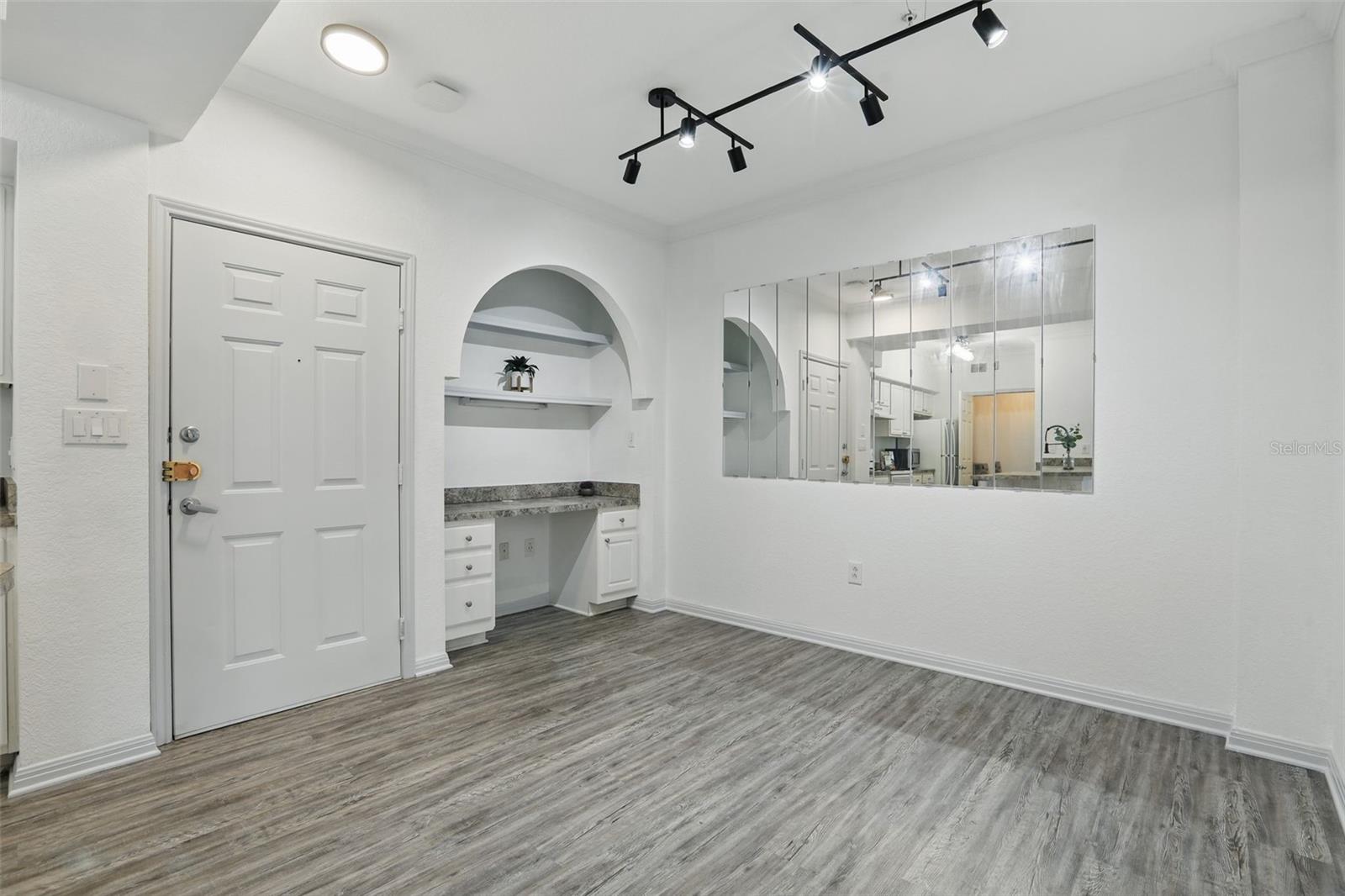 911 N ORANGE AVENUE 409