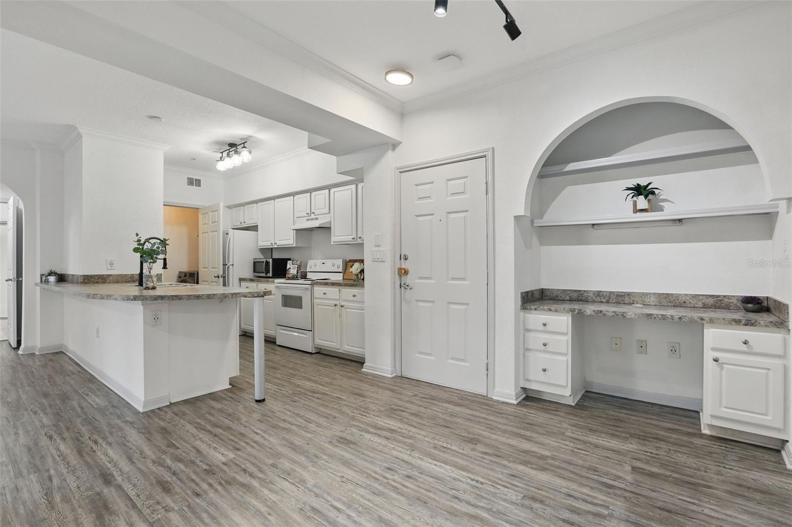 911 N ORANGE AVENUE 409
