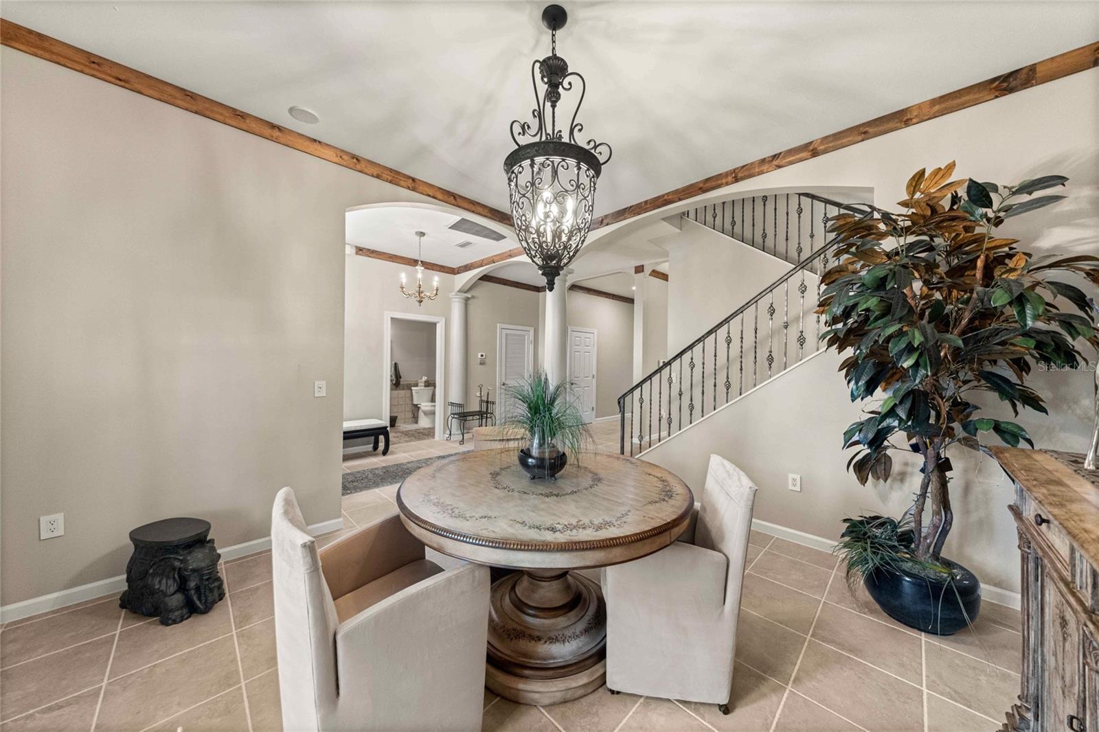1248 AVENIDA DE LAS CASAS 12