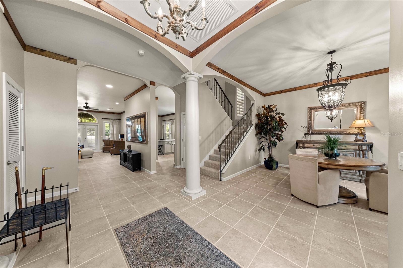 1248 AVENIDA DE LAS CASAS 12