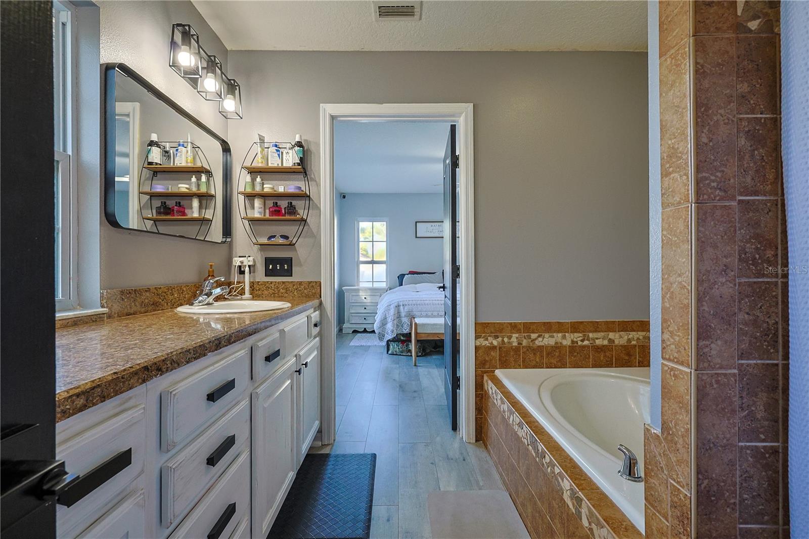 HOLLY BROOK - Residential