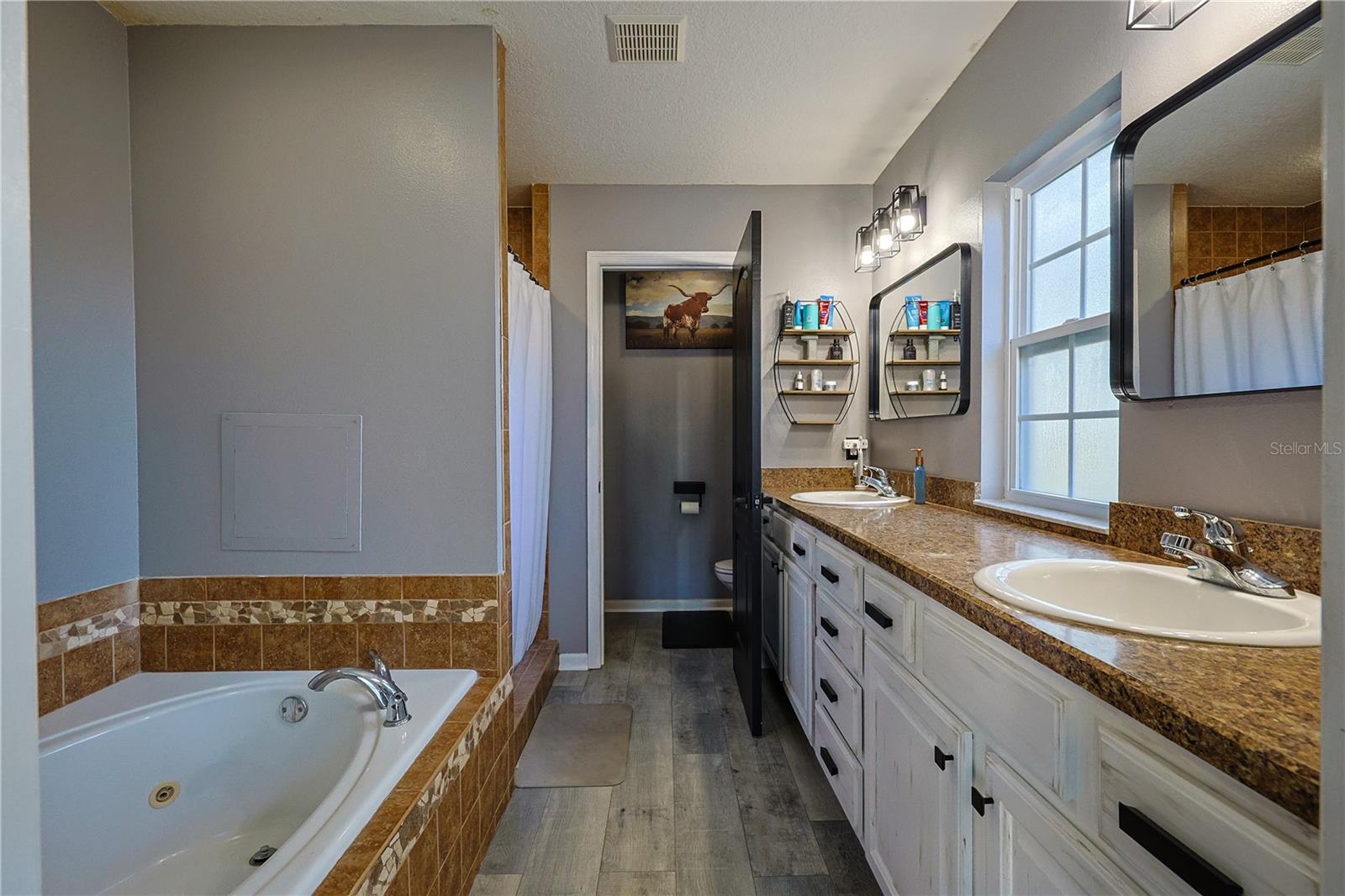 HOLLY BROOK - Residential